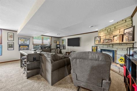213 Maple Street Olin IA 52320