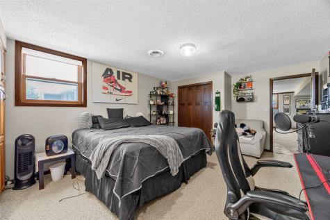 213 Maple Street Olin IA 52320