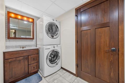 213 Maple Street Olin IA 52320