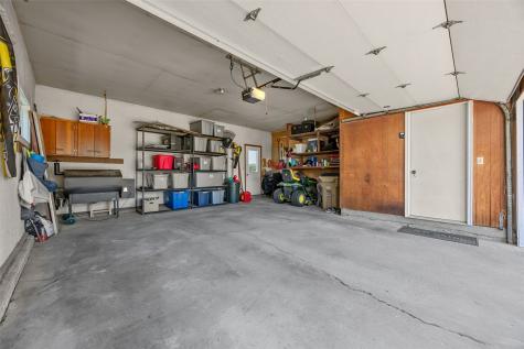 213 Maple Street Olin IA 52320