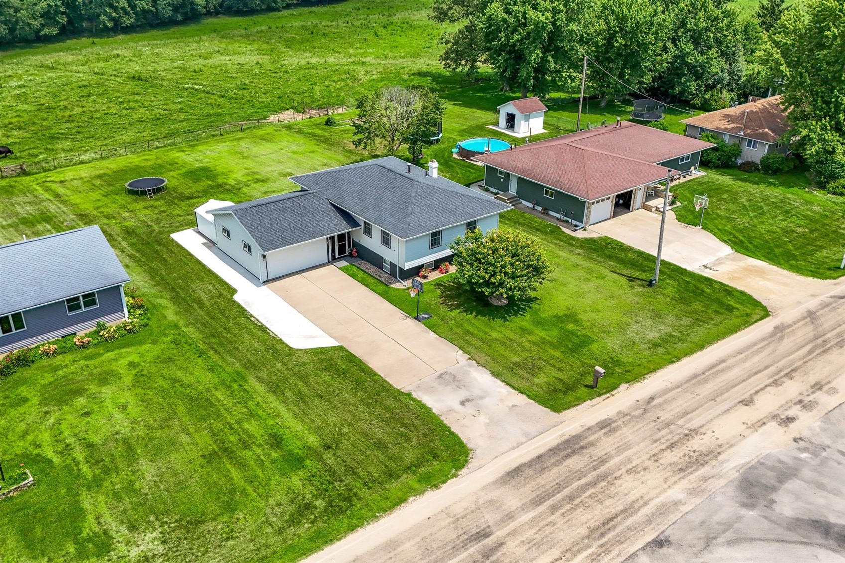 213 Maple Street Olin IA 52320