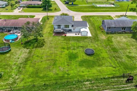 213 Maple Street Olin IA 52320