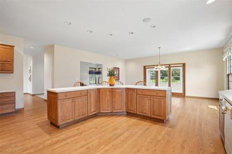 312 Brougham Court Robins IA 52328