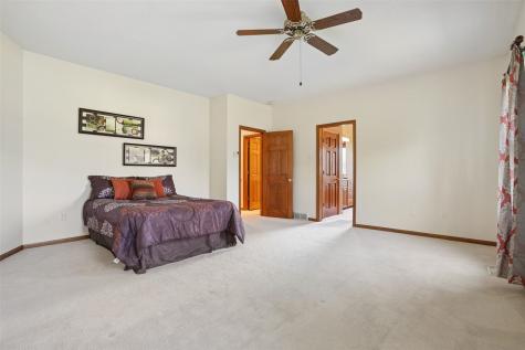 312 Brougham Court Robins IA 52328
