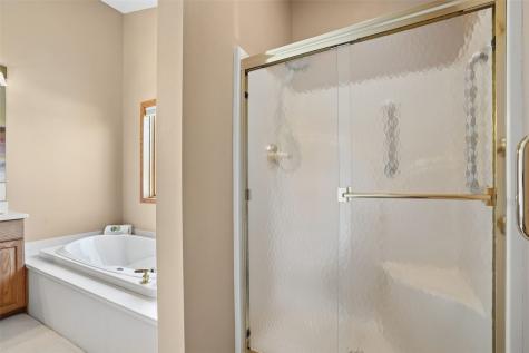 312 Brougham Court Robins IA 52328