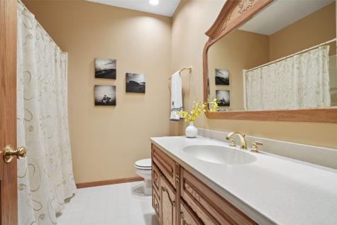 312 Brougham Court Robins IA 52328
