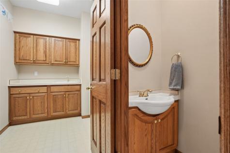 312 Brougham Court Robins IA 52328