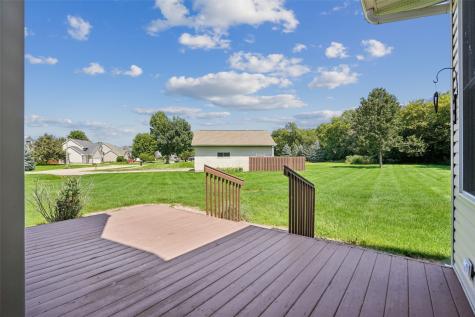 312 Brougham Court Robins IA 52328