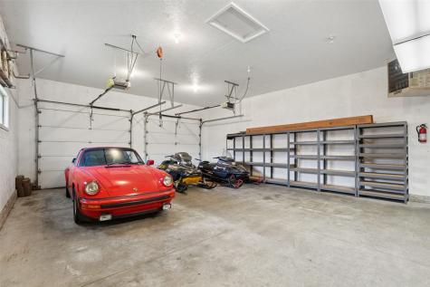 312 Brougham Court Robins IA 52328