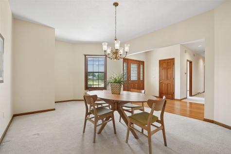 312 Brougham Court Robins IA 52328