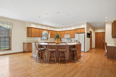 312 Brougham Court Robins IA 52328