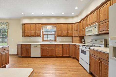 312 Brougham Court Robins IA 52328