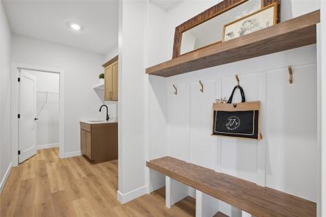 230 Howard Avenue NW Swisher IA 52338