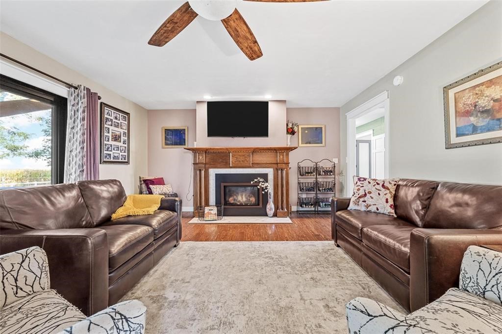 4440 Schultz Road Center Point IA 52213