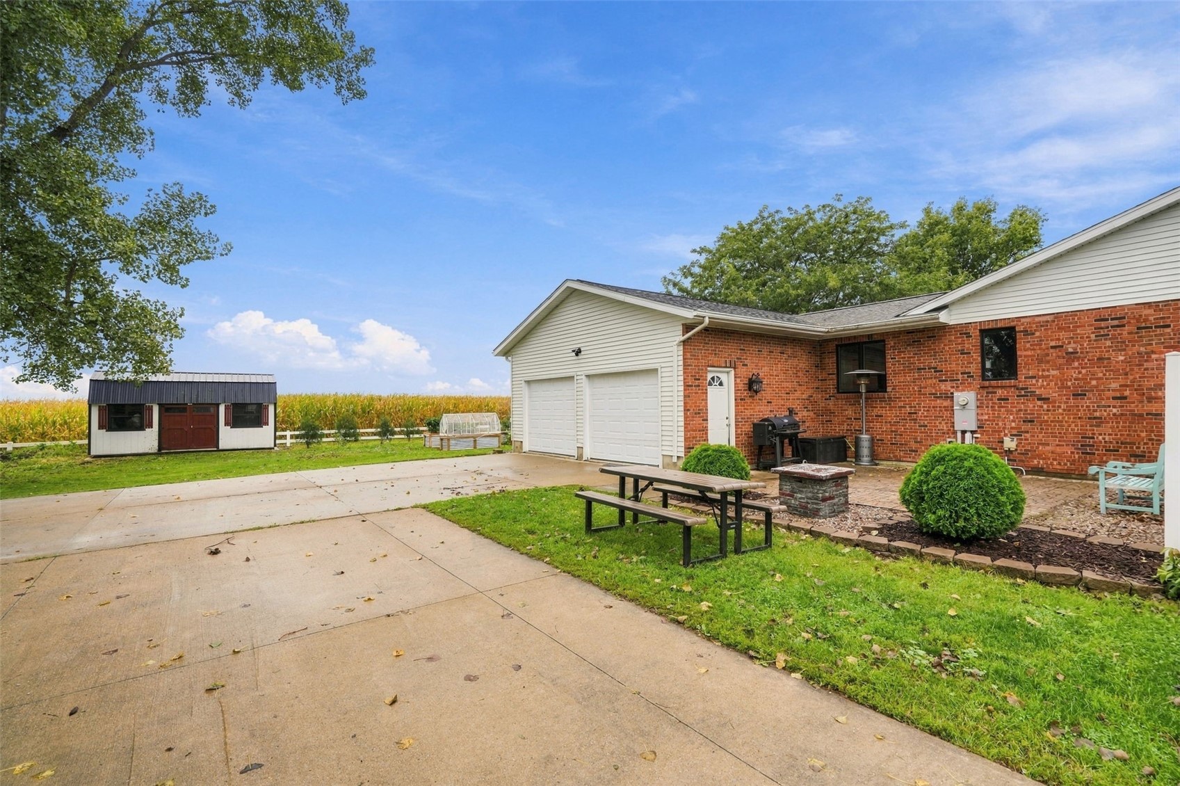 4440 Schultz Road Center Point IA 52213