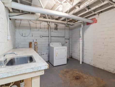 1104 15th Street Belle Plaine IA 52208