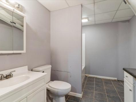 1104 15th Street Belle Plaine IA 52208
