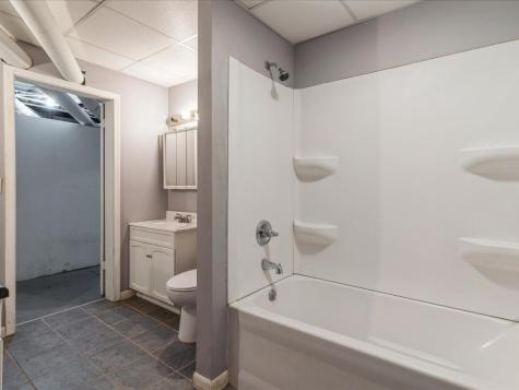 1104 15th Street Belle Plaine IA 52208