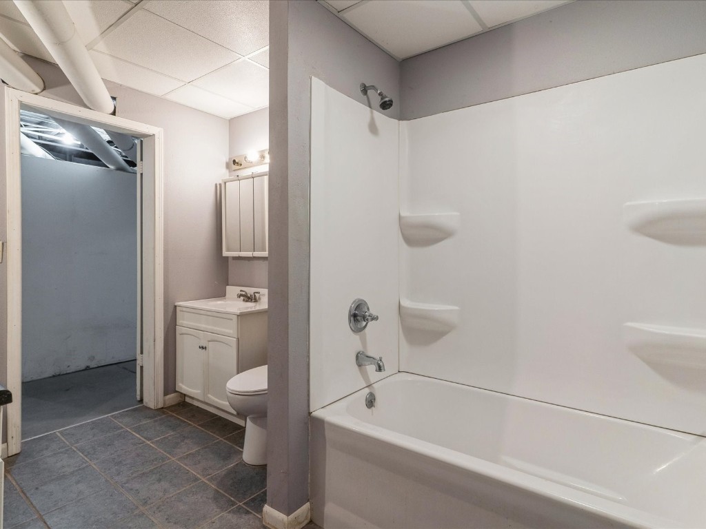1104 15th Street Belle Plaine IA 52208