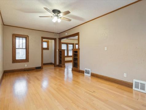 1104 15th Street Belle Plaine IA 52208