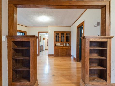 1104 15th Street Belle Plaine IA 52208