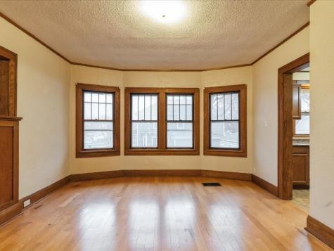 1104 15th Street Belle Plaine IA 52208