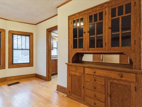 1104 15th Street Belle Plaine IA 52208