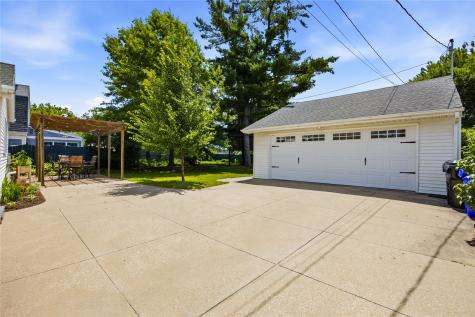 245 23rd Street Drive SE Cedar Rapids IA 52403