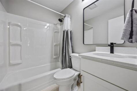 332 Crandall Drive NE Cedar Rapids IA 52402