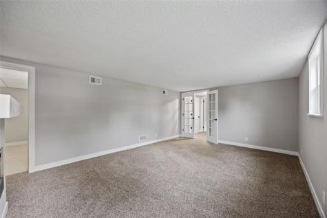 332 Crandall Drive NE Cedar Rapids IA 52402