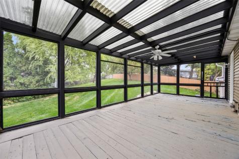 332 Crandall Drive NE Cedar Rapids IA 52402