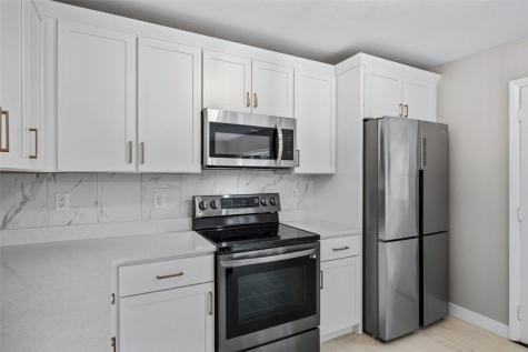 332 Crandall Drive NE Cedar Rapids IA 52402