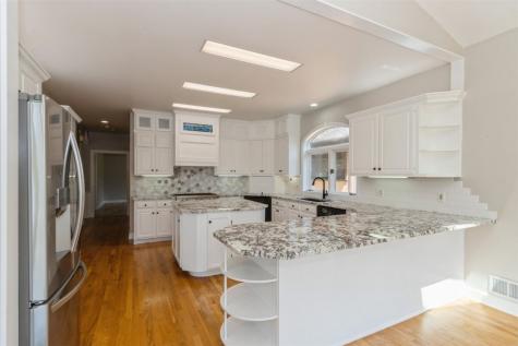 1916 Oak Knolls Court SE Cedar Rapids IA 52403