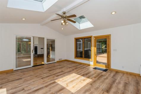 1916 Oak Knolls Court SE Cedar Rapids IA 52403