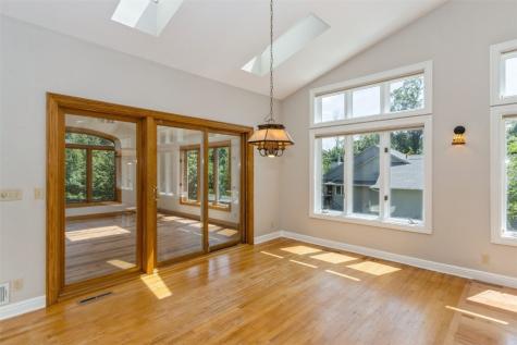 1916 Oak Knolls Court SE Cedar Rapids IA 52403