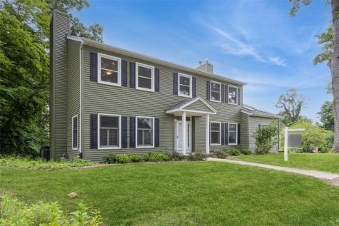 1916 Oak Knolls Court SE Cedar Rapids IA 52403