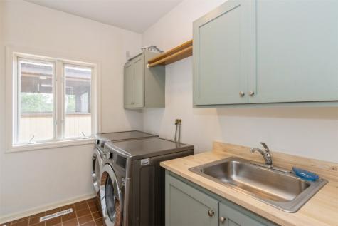 1916 Oak Knolls Court SE Cedar Rapids IA 52403