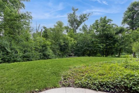 1916 Oak Knolls Court SE Cedar Rapids IA 52403