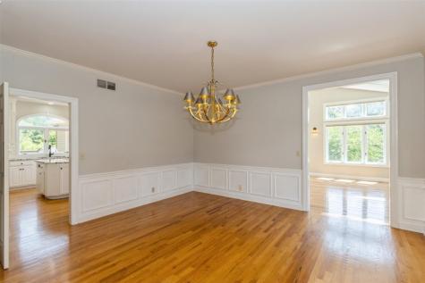 1916 Oak Knolls Court SE Cedar Rapids IA 52403