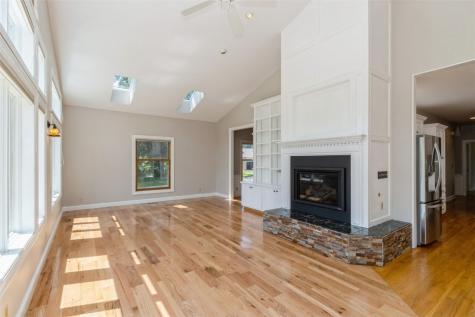 1916 Oak Knolls Court SE Cedar Rapids IA 52403