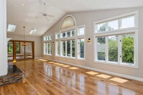 1916 Oak Knolls Court SE Cedar Rapids IA 52403
