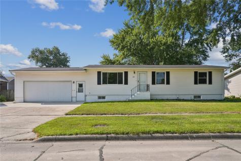 419 E 4th Street IA 50668