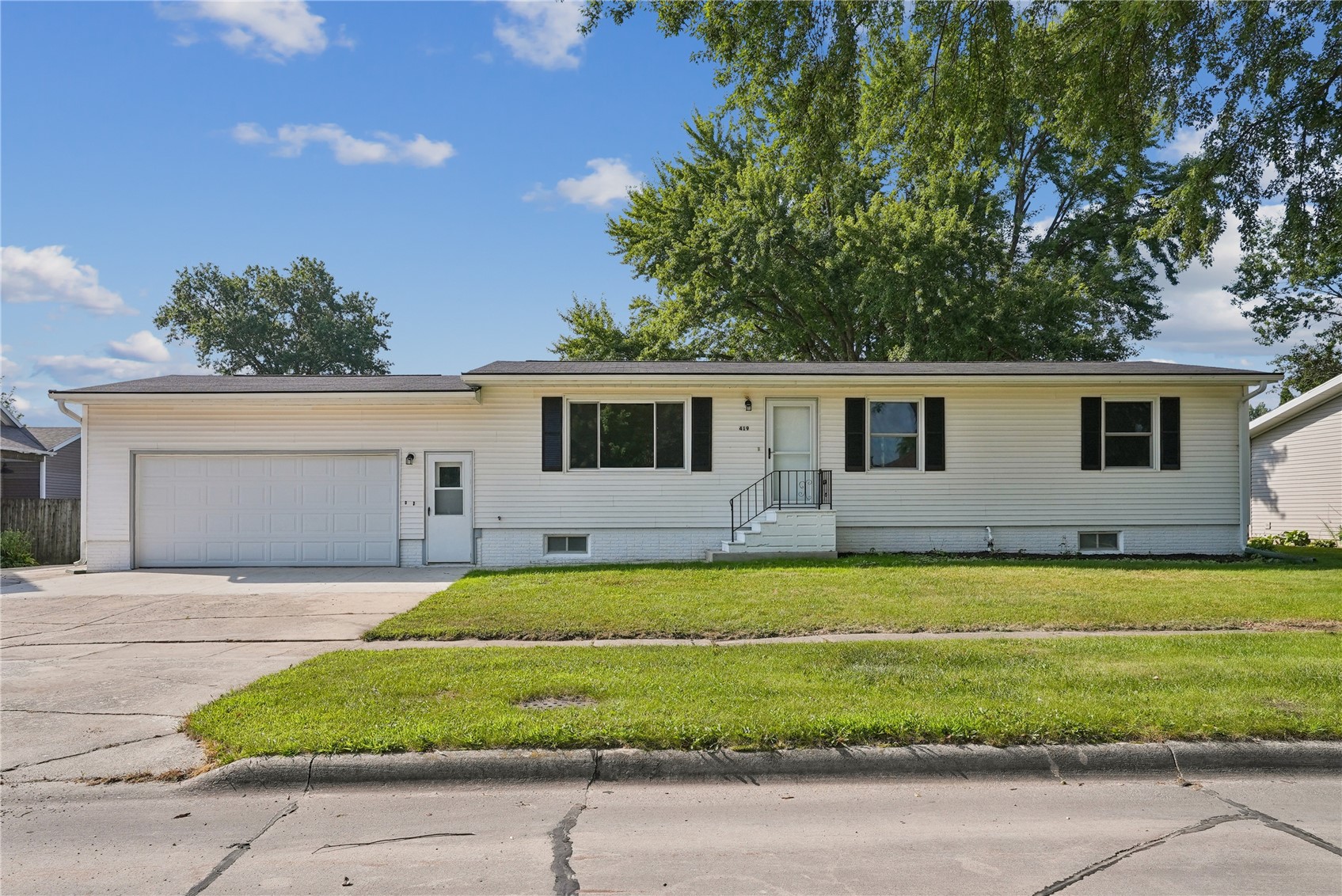419 E 4th Street IA 50668