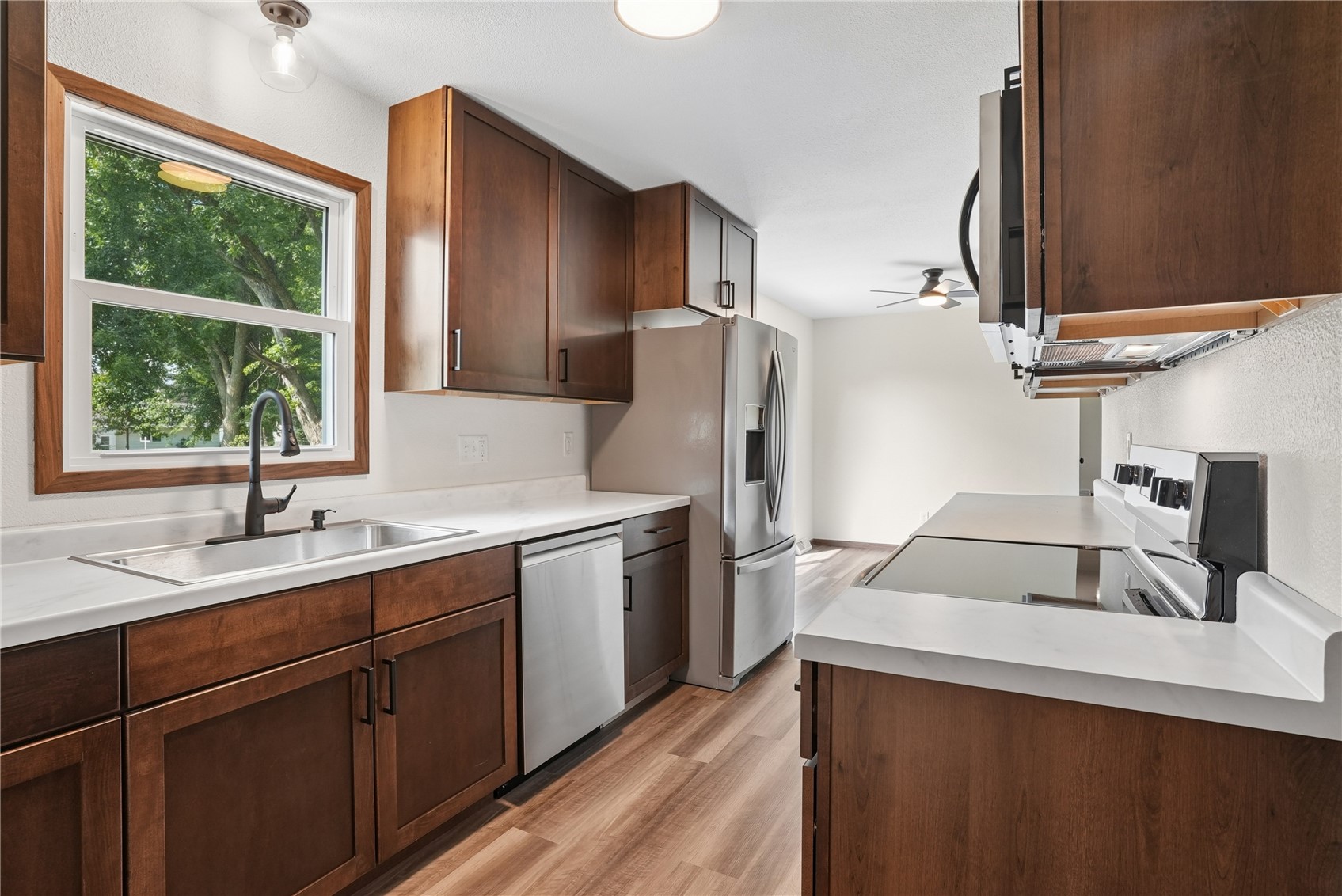 419 E 4th Street IA 50668