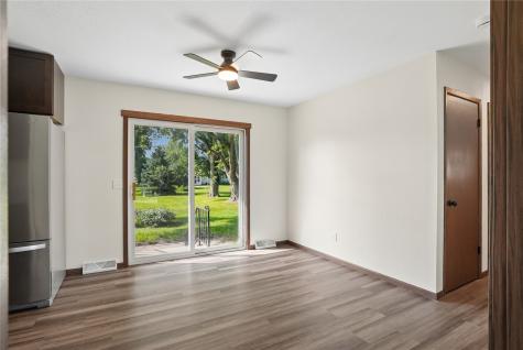 419 E 4th Street IA 50668