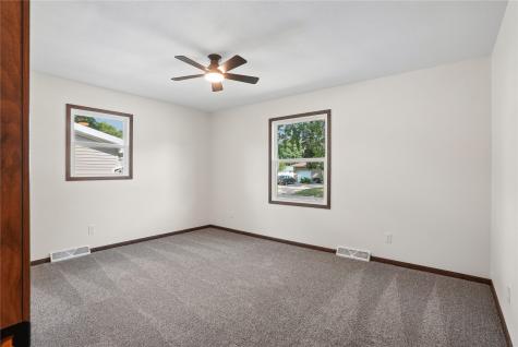 419 E 4th Street IA 50668