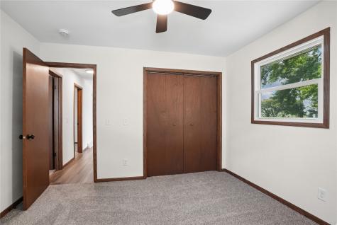 419 E 4th Street IA 50668