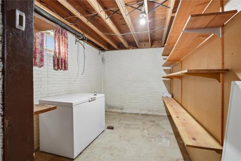 419 E 4th Street IA 50668