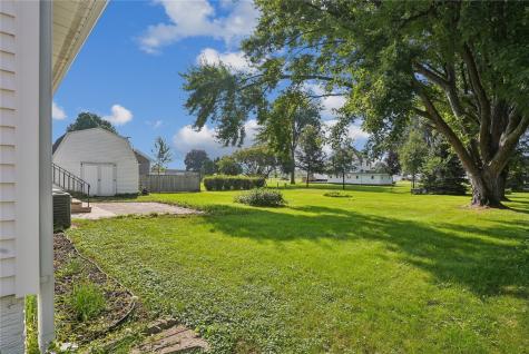 419 E 4th Street IA 50668