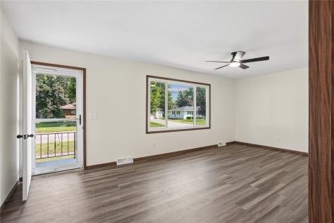 419 E 4th Street IA 50668